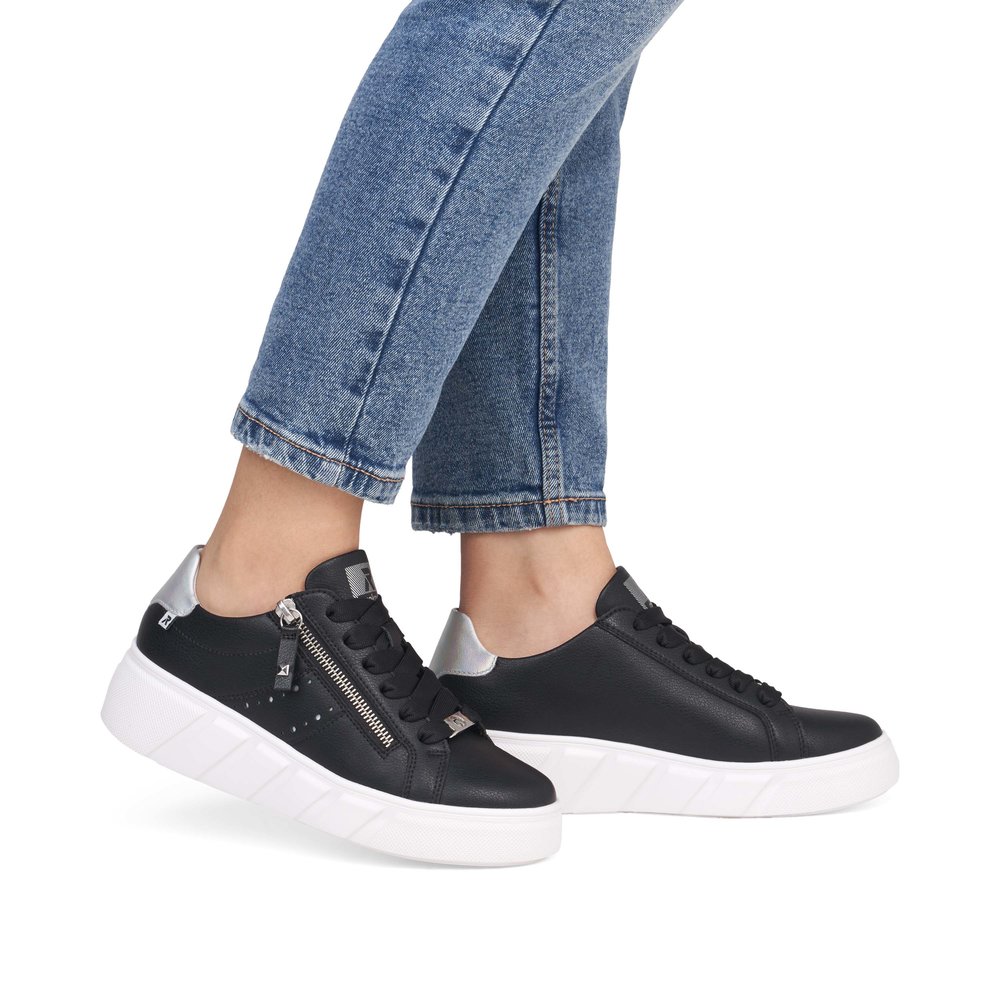 detail RIEKER W2605-00 černé dámské kožené tenisky