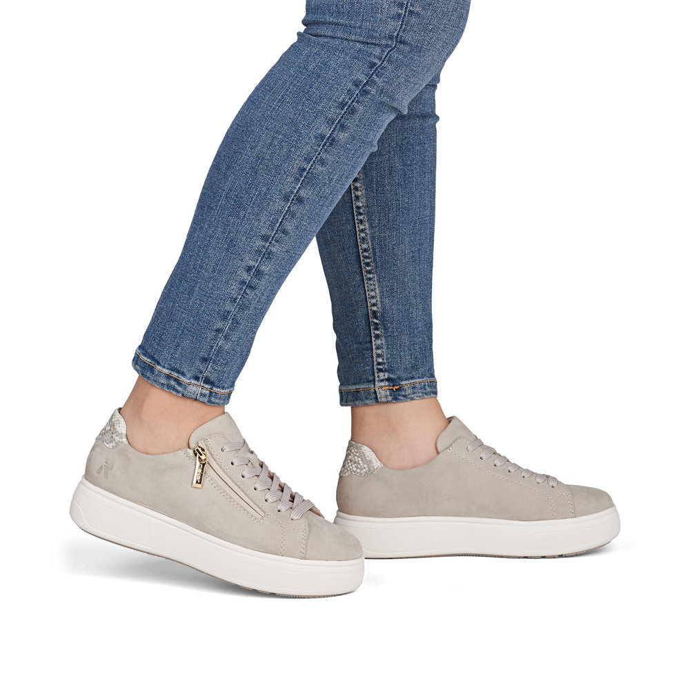 detail RIEKER M7701-60 béžové dámské kožené tenisky, moderní vzhled, antistress