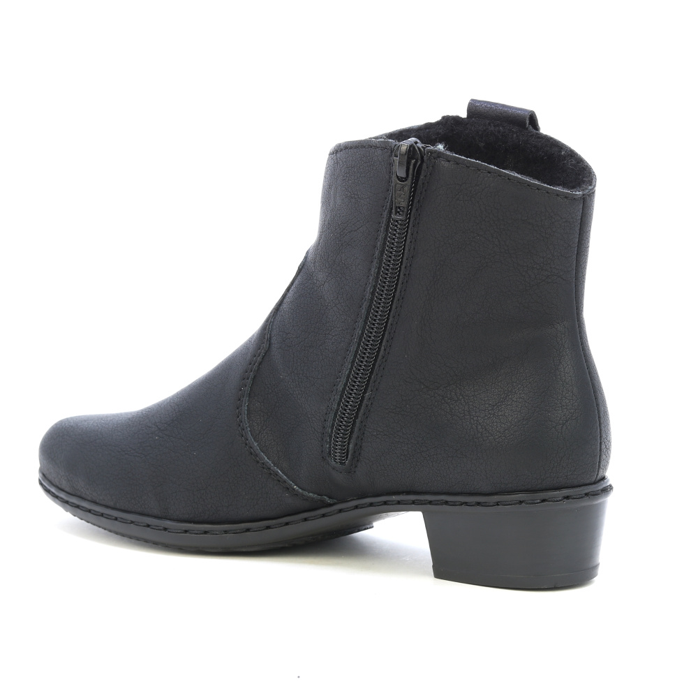 detail RIEKER Y0762-00 černá dámská zimní obuv