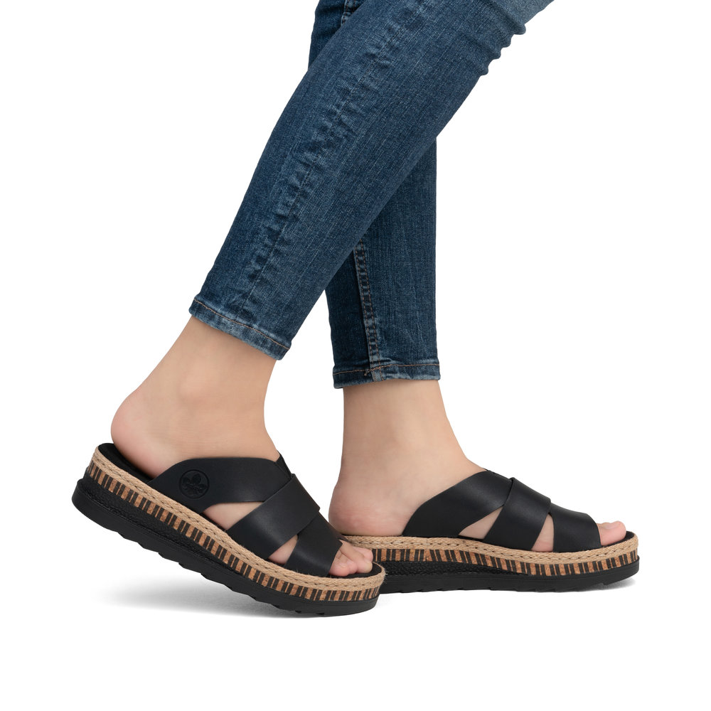 detail RIEKER V7989-00 černé dámské pantofle