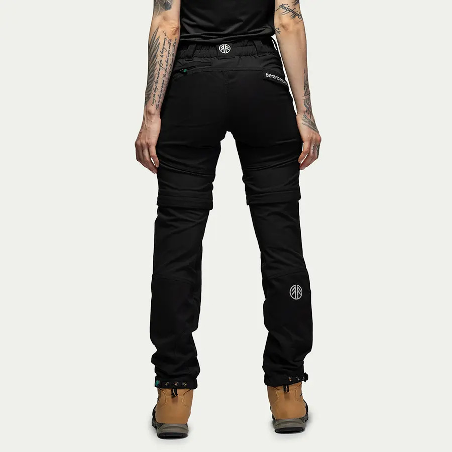 detail Beyond Nordic Zip-Off černé dámské outdoor kalhoty 2v1 Teflon EcoElite®