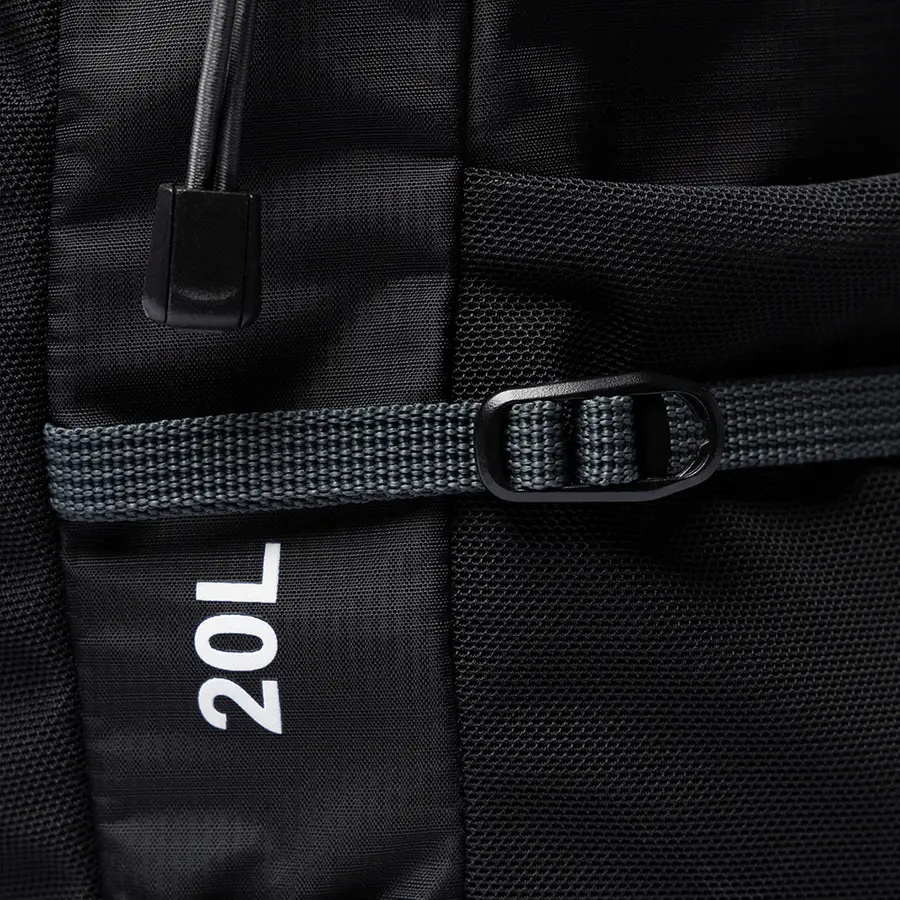 detail Beyond Nordic Sweden BN503 černý pánský outdoor batoh 20L