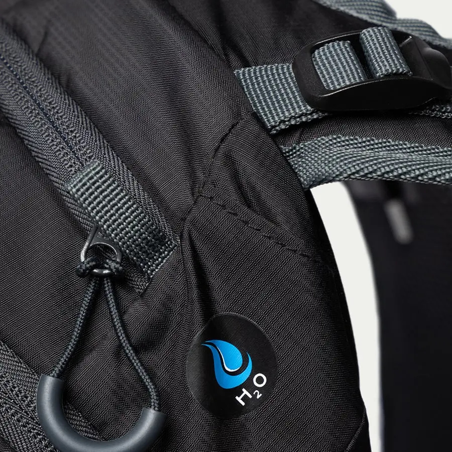 detail Beyond Nordic Sweden BN503 černý pánský outdoor batoh 20L