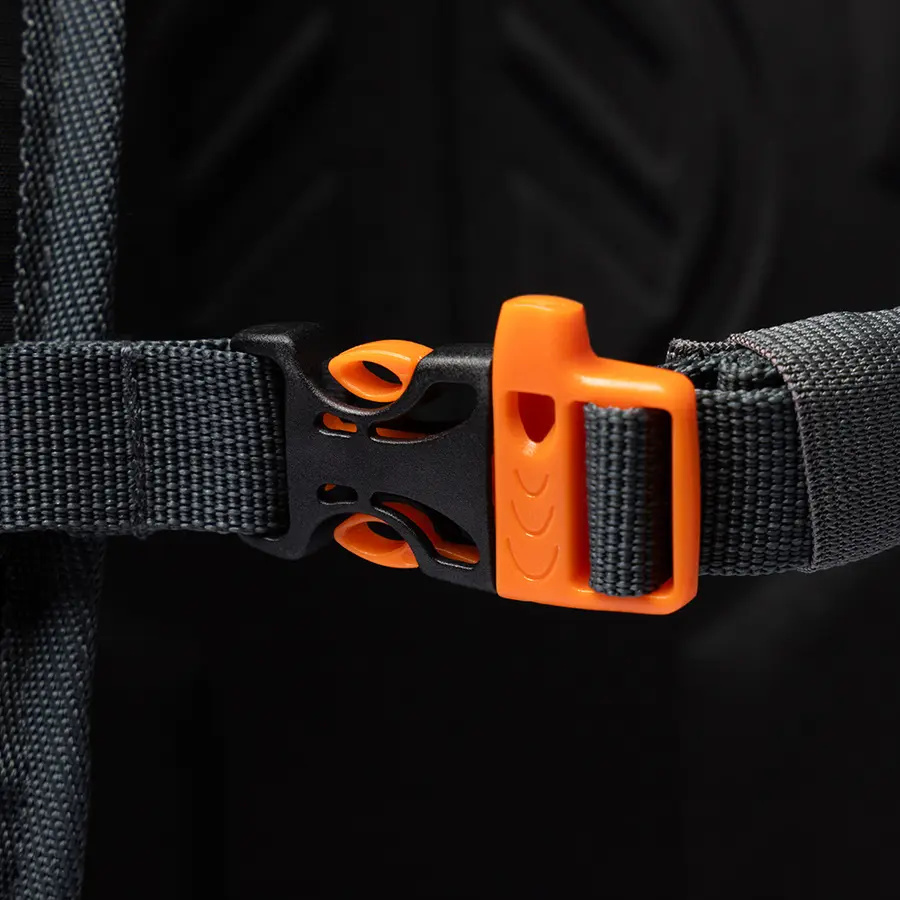 detail Beyond Nordic Sweden BN503 černý pánský outdoor batoh 20L