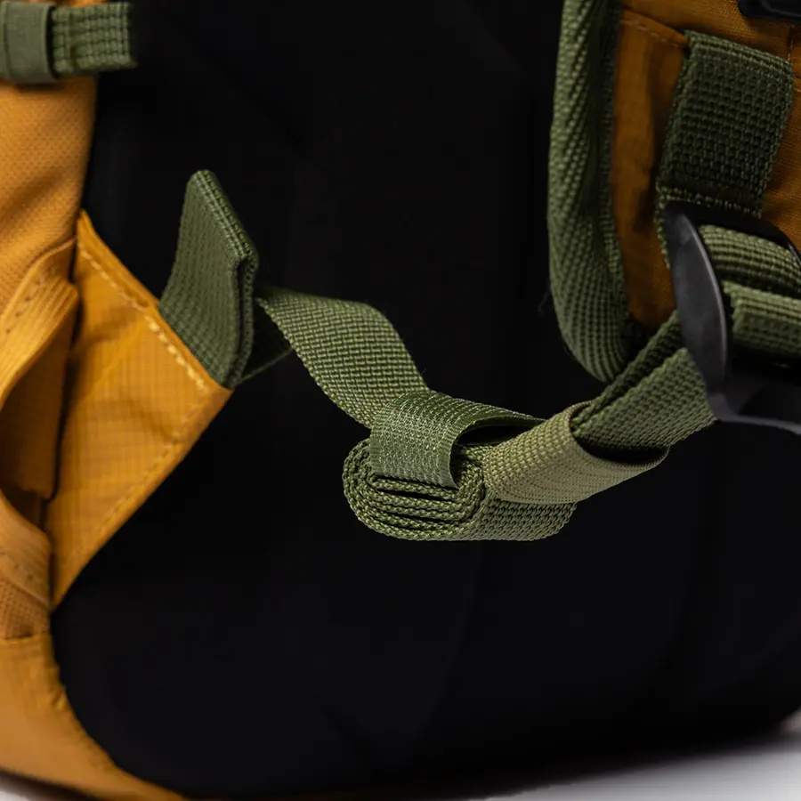 detail Beyond Nordic Sweden BN503 žlutý pánský outdoor batoh 20L